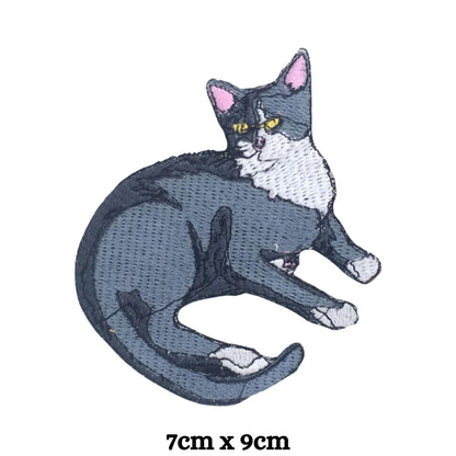 Animals Embroidered Patches - Iron On/Sew On Badges for Jackets, Backpacks, Jeans, Bags, Hats, Vests and DIY Clothing.