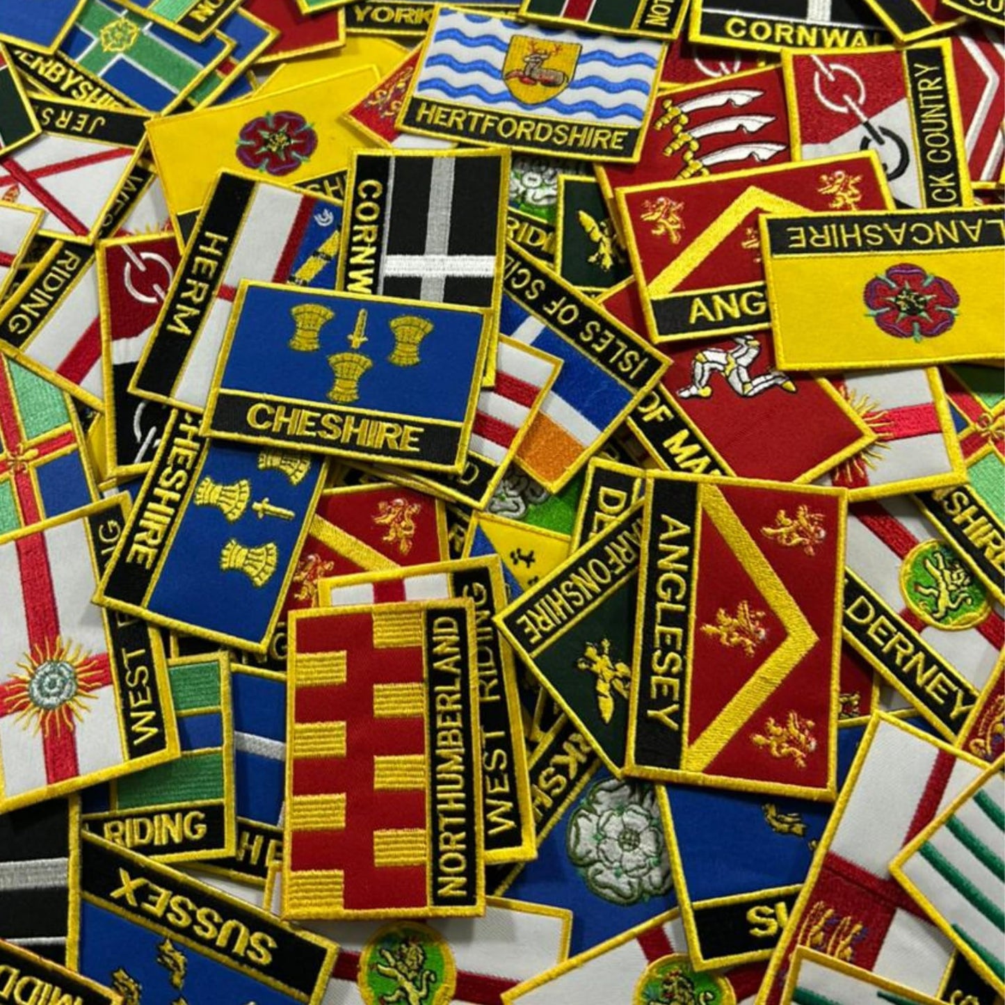 UK County Flag Patch 9.5cm x 6cm Embroidered Iron On/Sew On Badge Durable Fabric Applique for Jackets, Backpacks, Hats, and Clothing