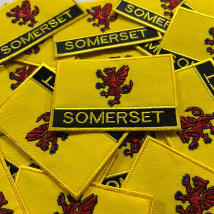 UK County Flag Patch 9.5cm x 6cm Embroidered Iron On/Sew On Badge Durable Fabric Applique for Jackets, Backpacks, Hats, and Clothing