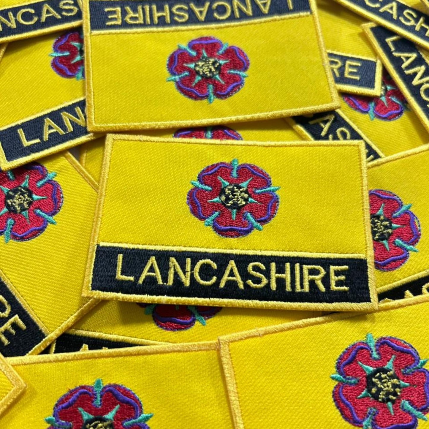 UK County Flag Patch 9.5cm x 6cm Embroidered Iron On/Sew On Badge Durable Fabric Applique for Jackets, Backpacks, Hats, and Clothing
