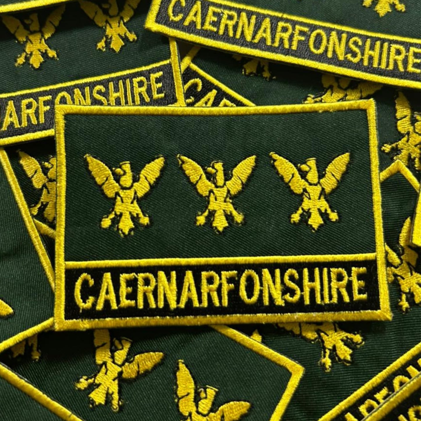 UK County Flag Patch 9.5cm x 6cm Embroidered Iron On/Sew On Badge Durable Fabric Applique for Jackets, Backpacks, Hats, and Clothing